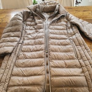 LIKE NEW BEAUTIFUL MICHAEL KORS XL PUFFER CHAMPAIGN COLOR PACKABLE BAG INCLUDED